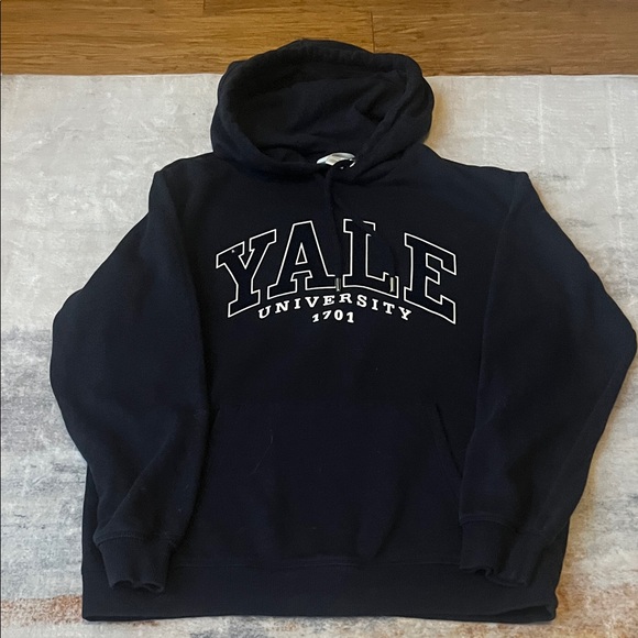 H&M Tops - H&M Navy Yale University Hoodie